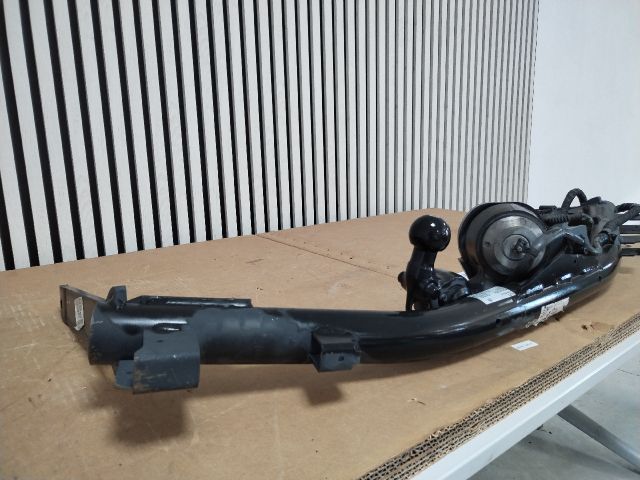 bontott VW GOLF VIII Vonóhorog