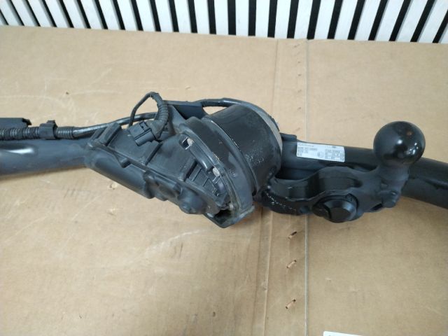 bontott VW GOLF VIII Vonóhorog