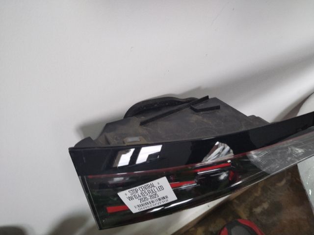 bontott VW ID.4 Hátsó Lámpa Középső