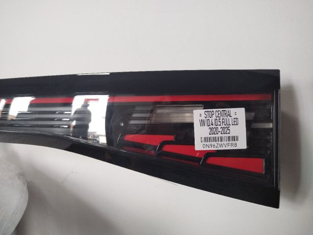 bontott VW ID.4 Hátsó Lámpa Középső