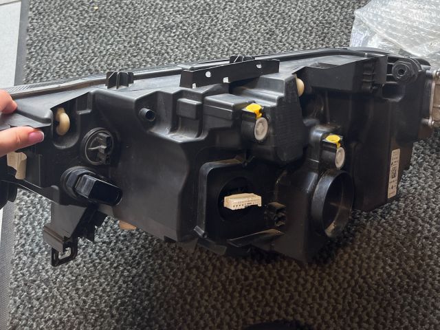 bontott VW ID.4 Jobb Fényszóró