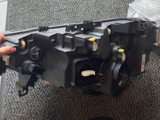 bontott VW ID.4 Jobb Fényszóró