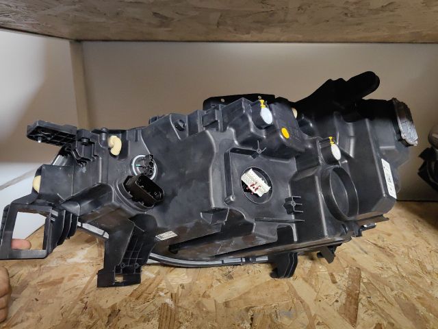 bontott VW ID.4 Jobb Fényszóró