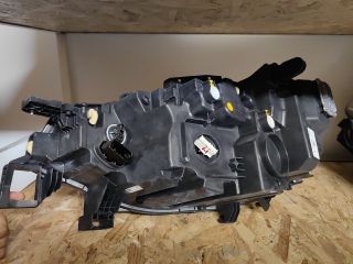 bontott VW ID.4 Jobb Fényszóró