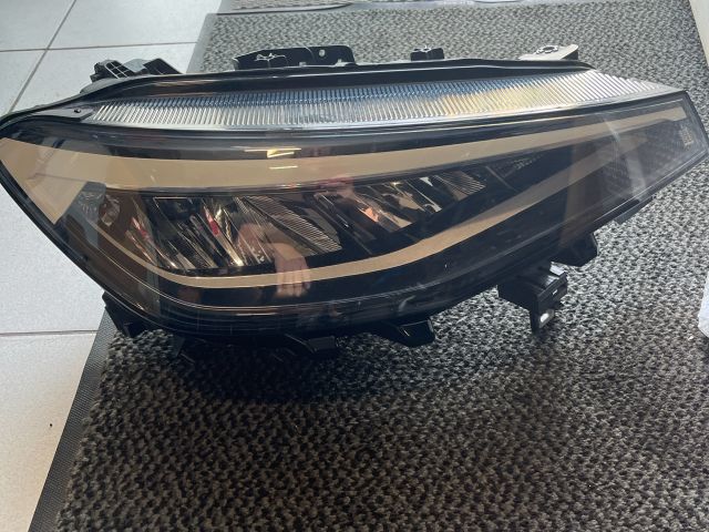 bontott VW ID.4 Jobb Fényszóró