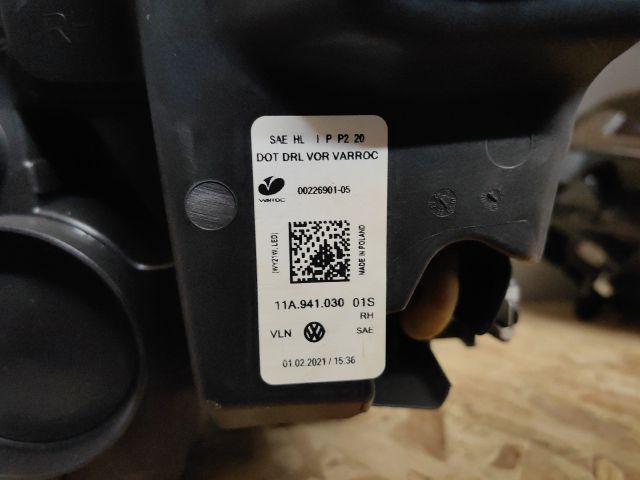 bontott VW ID.4 Jobb Fényszóró