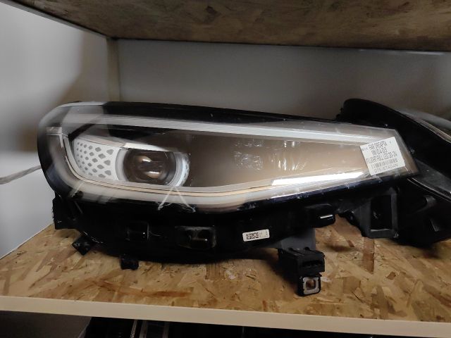 bontott VW ID.4 Jobb Ledes Fényszóró