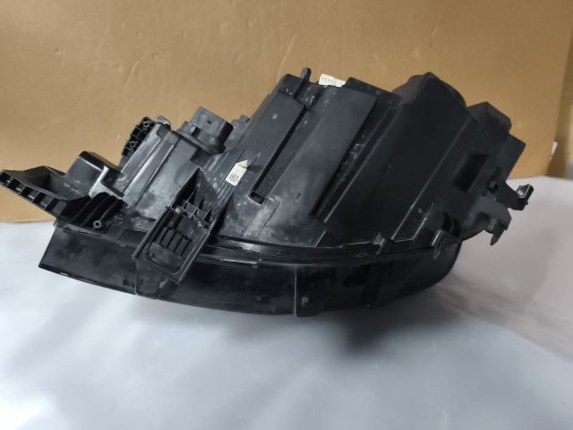 bontott VW ID.4 Jobb Ledes Fényszóró