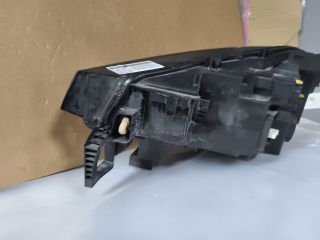 bontott VW ID.4 Jobb Ledes Fényszóró