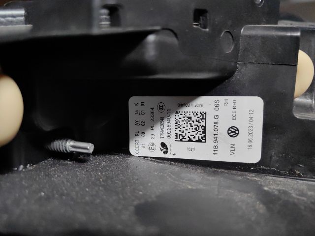 bontott VW ID.4 Jobb Ledes Fényszóró