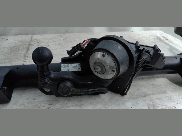 bontott VW ID.4 Vonóhorog