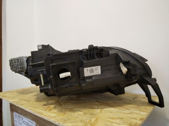 bontott VW ID.7 Bal Fényszóró