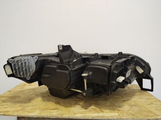 bontott VW ID.7 Bal Fényszóró