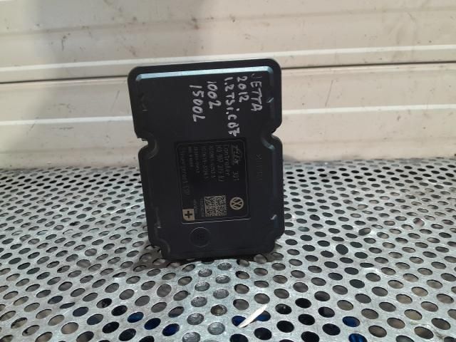 bontott VW JETTA ABS Kocka