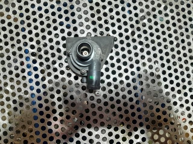 bontott VW JETTA Vízpumpa