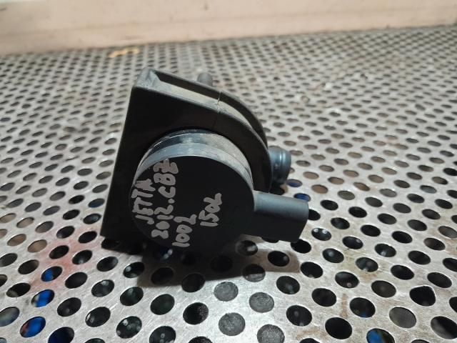 bontott VW JETTA Vízpumpa