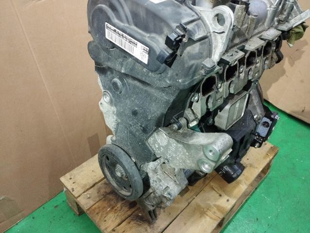 bontott VW JETTA Motor (Fűzött blokk hengerfejjel)