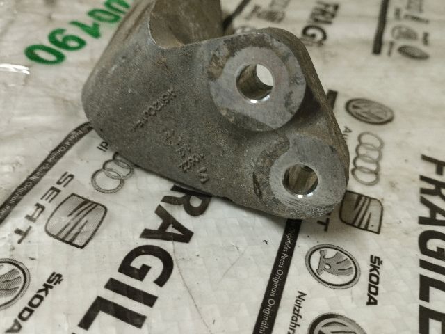 bontott VW JETTA Motor Tartó Bak (Fém)