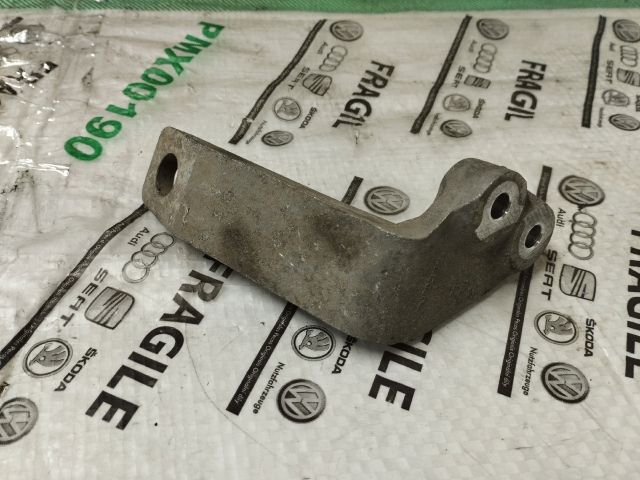 bontott VW JETTA Motor Tartó Bak (Fém)