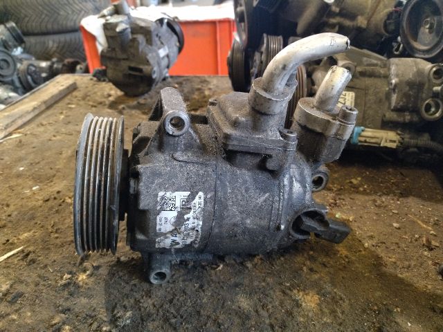 bontott VW JETTA Klímakompresszor