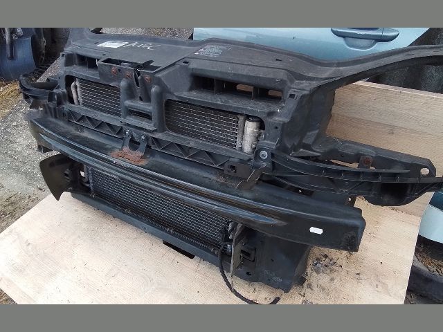 bontott VW JETTA Komplett Homlokfal (Részeivel)