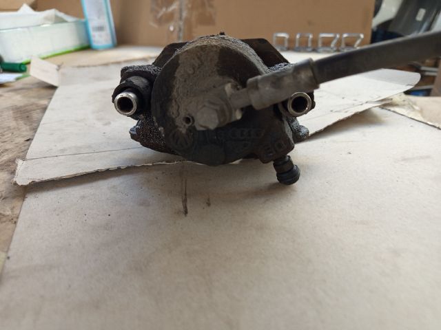 bontott VW JETTA Bal első Féknyereg Munkahengerrel