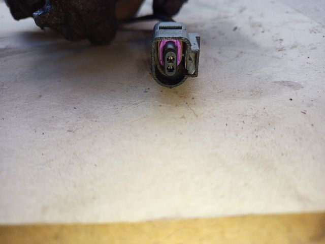 bontott VW JETTA Bal első Féknyereg Munkahengerrel