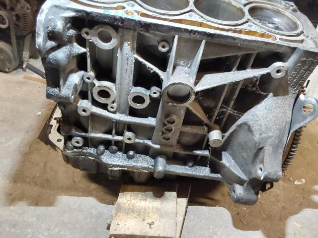 bontott VW JETTA Motorblokk (Fűzött)