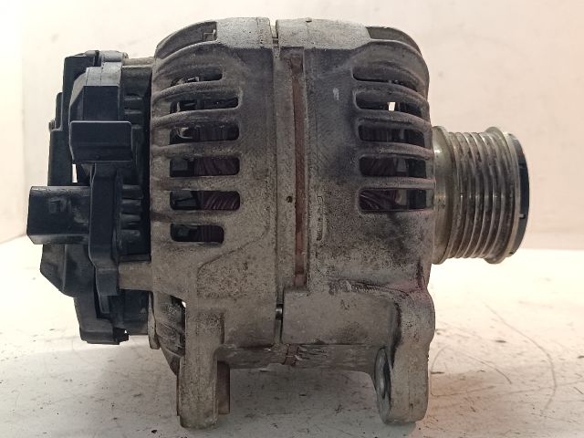 bontott VW JETTA Generátor