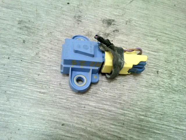 bontott VW JETTA Jeladó (Magában)