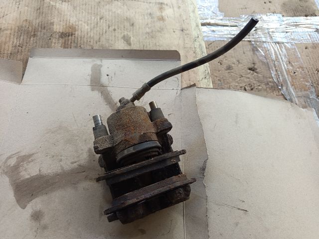 bontott VW JETTA Jobb első Féknyereg Munkahengerrel