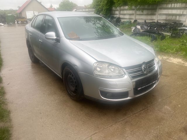 bontott VW JETTA Jobb első Gólyaláb (Lengécsillapító, Rugó)