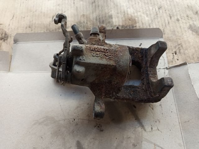 bontott VW JETTA Jobb hátsó Féknyereg Munkahengerrel