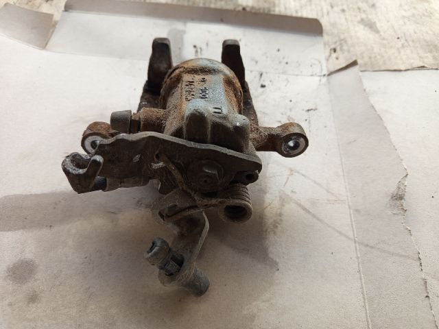 bontott VW JETTA Jobb hátsó Féknyereg Munkahengerrel