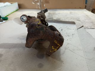 bontott VW JETTA Jobb hátsó Féknyereg Munkahengerrel