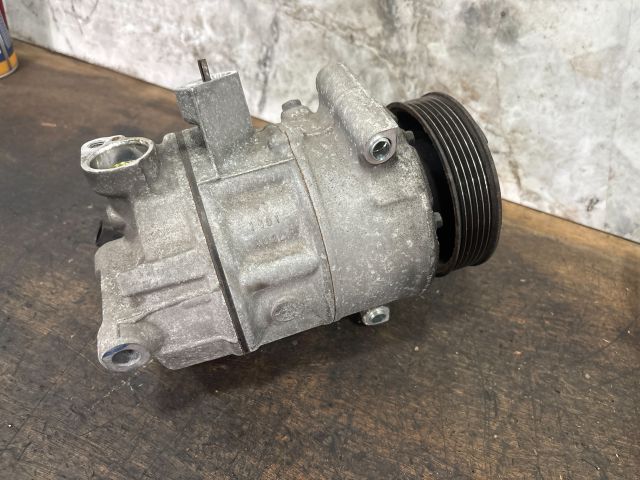 bontott VW JETTA Klímakompresszor