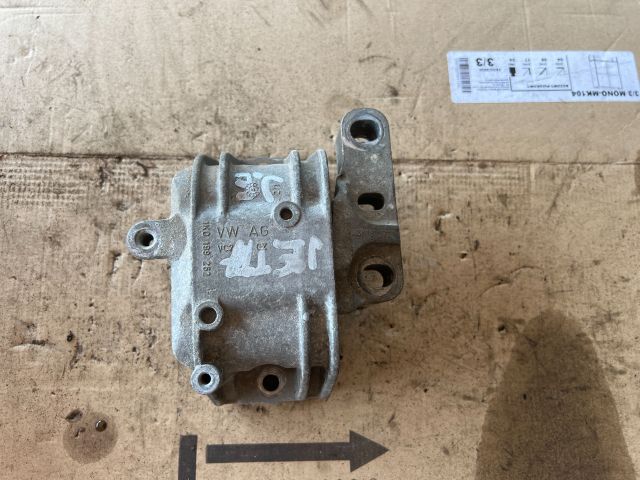 bontott VW JETTA Motor Tartó Bak Jobb