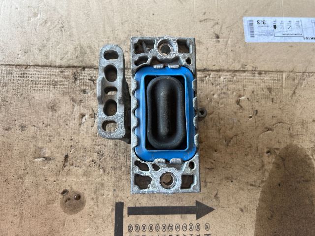 bontott VW JETTA Motor Tartó Bak Jobb