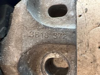 bontott VW JETTA Motor Tartó Bak Jobb