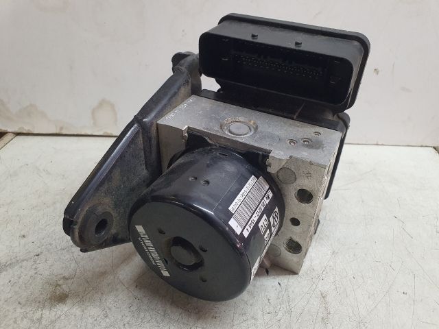 bontott VW JETTA ABS Kocka