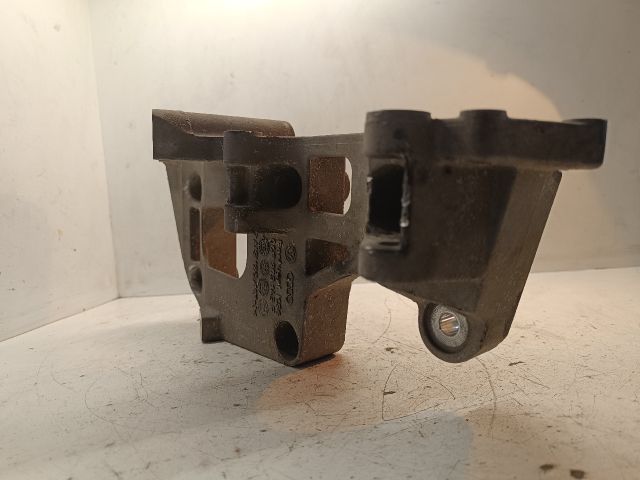 bontott VW JETTA Generátor Tartó Bak