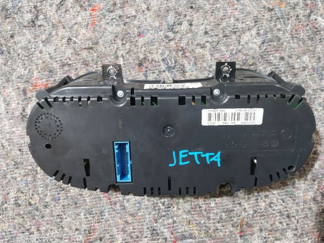 bontott VW JETTA Kilométeróra