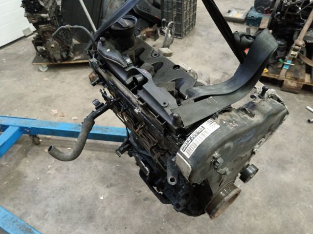 bontott VW JETTA Motor (Fűzött blokk hengerfejjel)