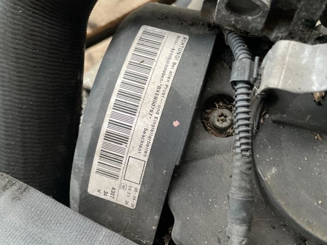 bontott VW JETTA Motor (Fűzött blokk hengerfejjel)