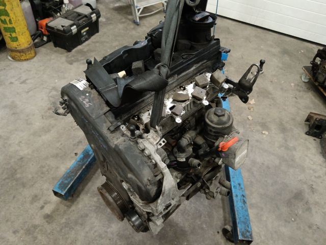 bontott VW JETTA Motor (Fűzött blokk hengerfejjel)