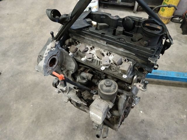 bontott VW JETTA Motor (Fűzött blokk hengerfejjel)