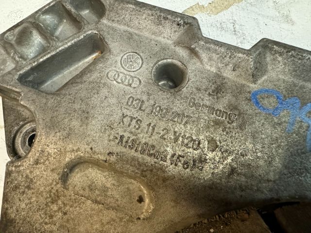 bontott VW JETTA Motor Tartó Bak Jobb