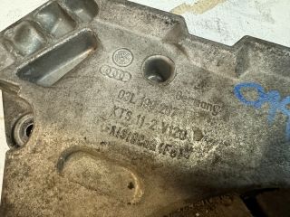 bontott VW JETTA Motor Tartó Bak Jobb