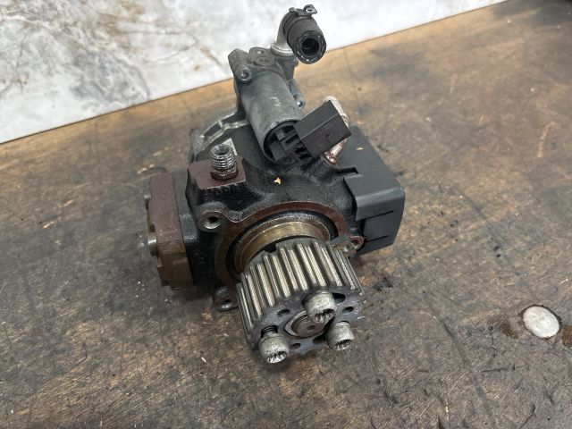 bontott VW JETTA Nagynyomású Szivattyú