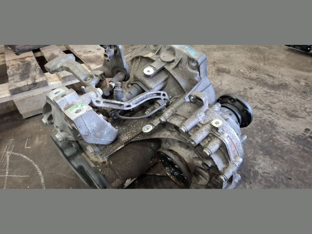 bontott VW JETTA Váltó (Mechanikus)